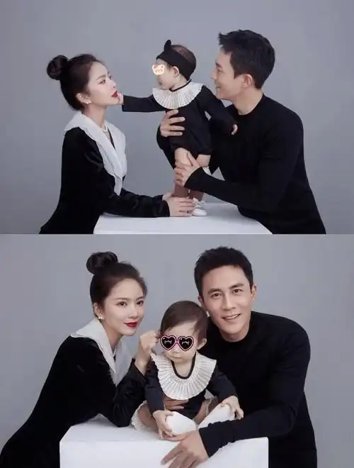 杜淳晒全家福王灿戴珠宝项链漂亮大气被赞比老公还像明星