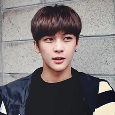 图额头低适合什么发型男生造型推荐4款帅气短发带你潮起来