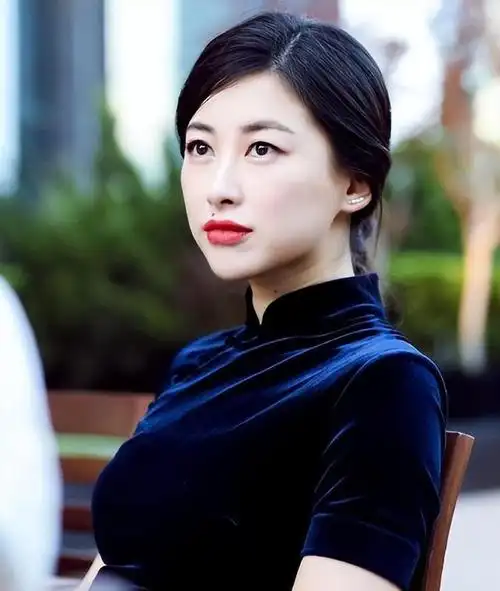 "京圈贵公主"朱珠:出生便是公主命,36岁却选择嫁给普通人