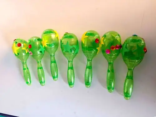 小小手制作"小沙锤"