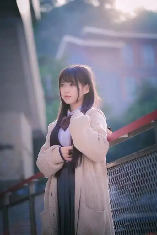 性感美女时尚写真,可爱校花户外自拍清纯淑雅,非常漂亮有气质!