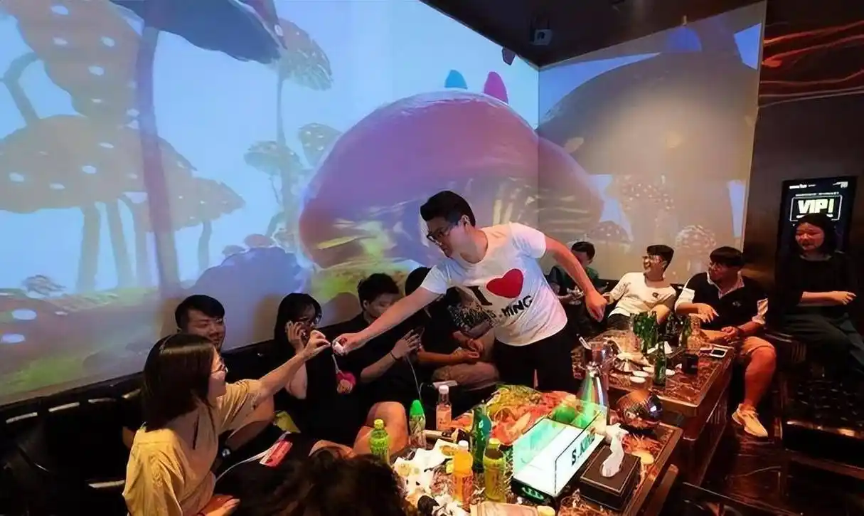 女孩ktv过生日消费十余万后赖账,父母用尽毕生积蓄不够还一半_石媛