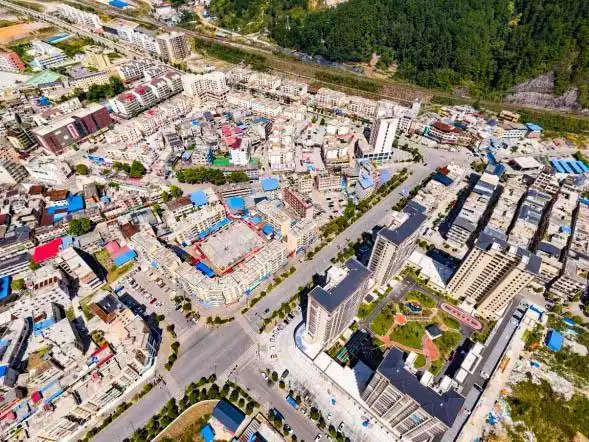 为全面塑造"处处环境美,人人讲文明"的城乡面貌,2022年以来,贵定县昌