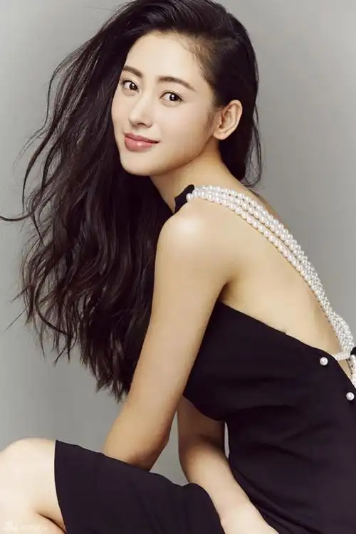 张天爱一夜爆红否认整容 甩肉30斤前后对比照曝光