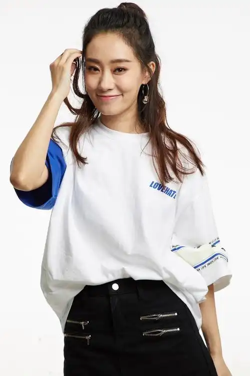 有好身材的女星——张小斐