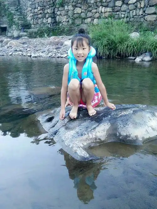 其它 姐弟俩游泳记 写美篇夏日炎炎,河水清澈见底,是小朋友们戏水之