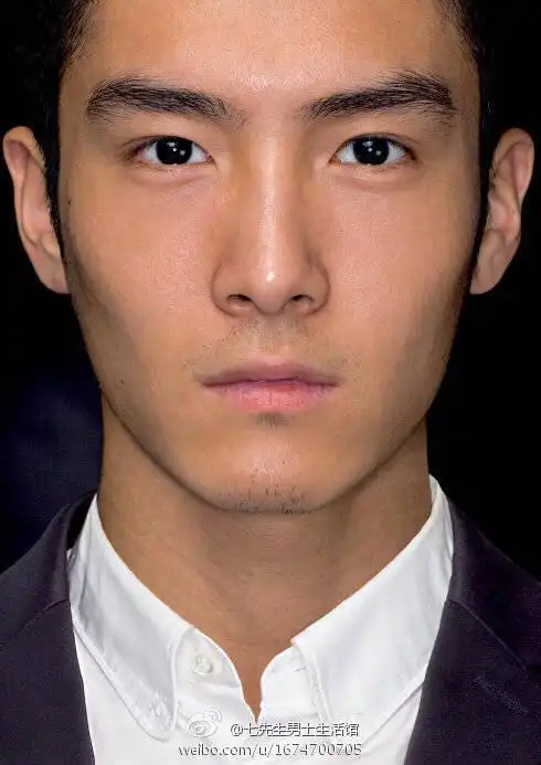 如果你是男生,给一个女生发了张照.女生回复说鼻子不错.她是什么意思?