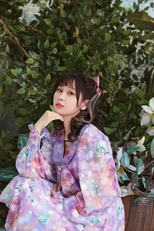 1987中国歌手166cm高秋梓,中国内陆艺人,为中国少女偶像团体"蜜蜂少女