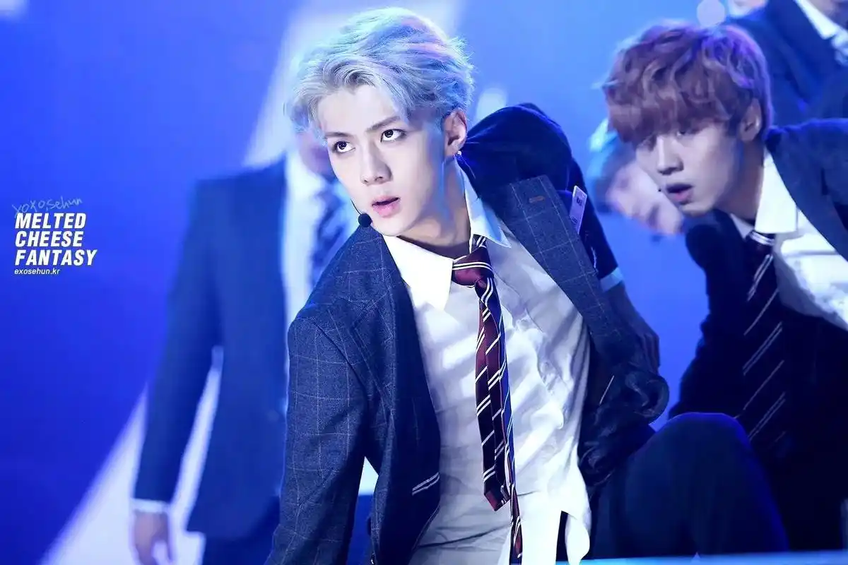 银发侧剃yyds#吴世勋 #exo #咆哮 #高清壁纸 - 抖音