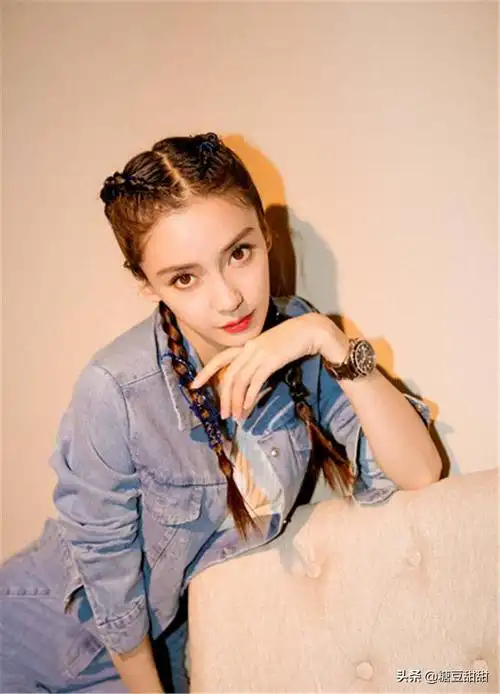 女生辫子发型扎法大全(简单马尾扎法不伤发际线)(7)