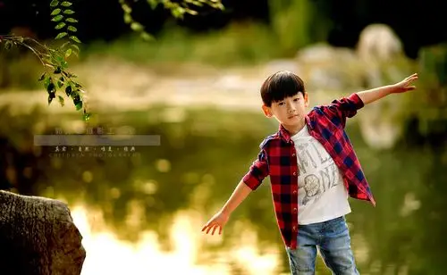 【图片647】唯美的,真实自然的外景儿童摄影集锦--蜂鸟论坛照片套图