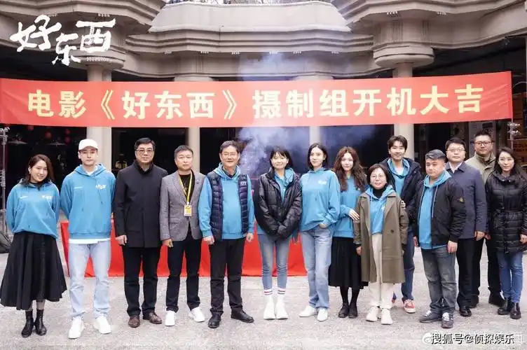 从照片看,10岁的快快看上去长大了好多呀,已然是俏丽可爱的小少女一枚