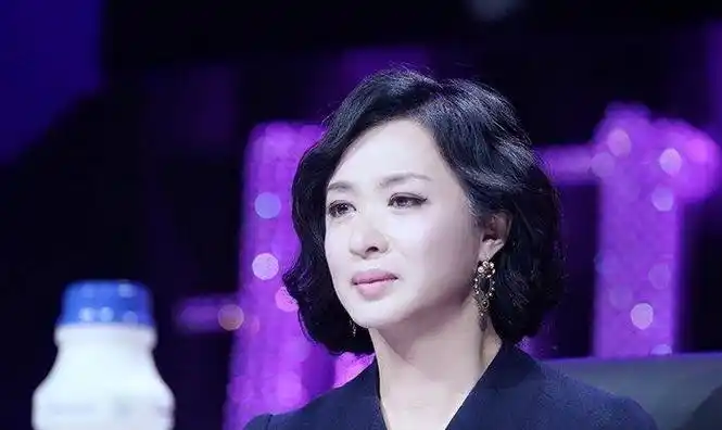 金星第一任妻子长相貌美如花,离婚时还怀着孕,如今过得如何?