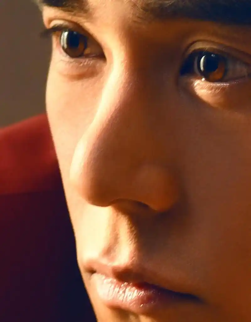 彭于晏酒红色西装荷尔蒙十足大背头酷帅气场强大