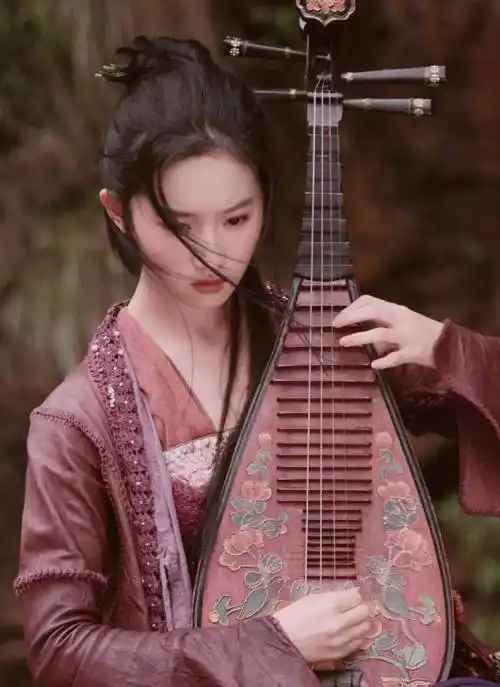 原创32岁的刘亦菲早就不是天仙了