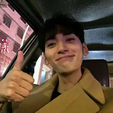 男生头像帅气阳光微笑超酷男生甜美图片