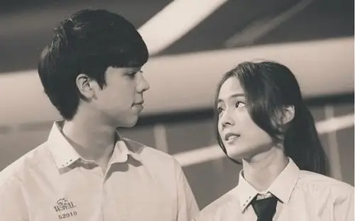 《荷尔蒙》是由08年的同名泰国电影《荷尔蒙》改编而来的电视剧,由松