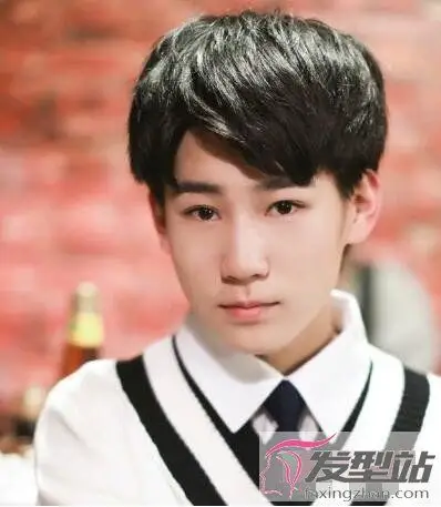 适合青少年的发型阳光帅气魅力加分