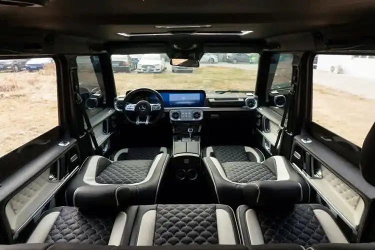 10款奔驰大g升级黑白搭配鱼鳞纹座椅内饰_黑白搭配_宁邦汽车改装升级