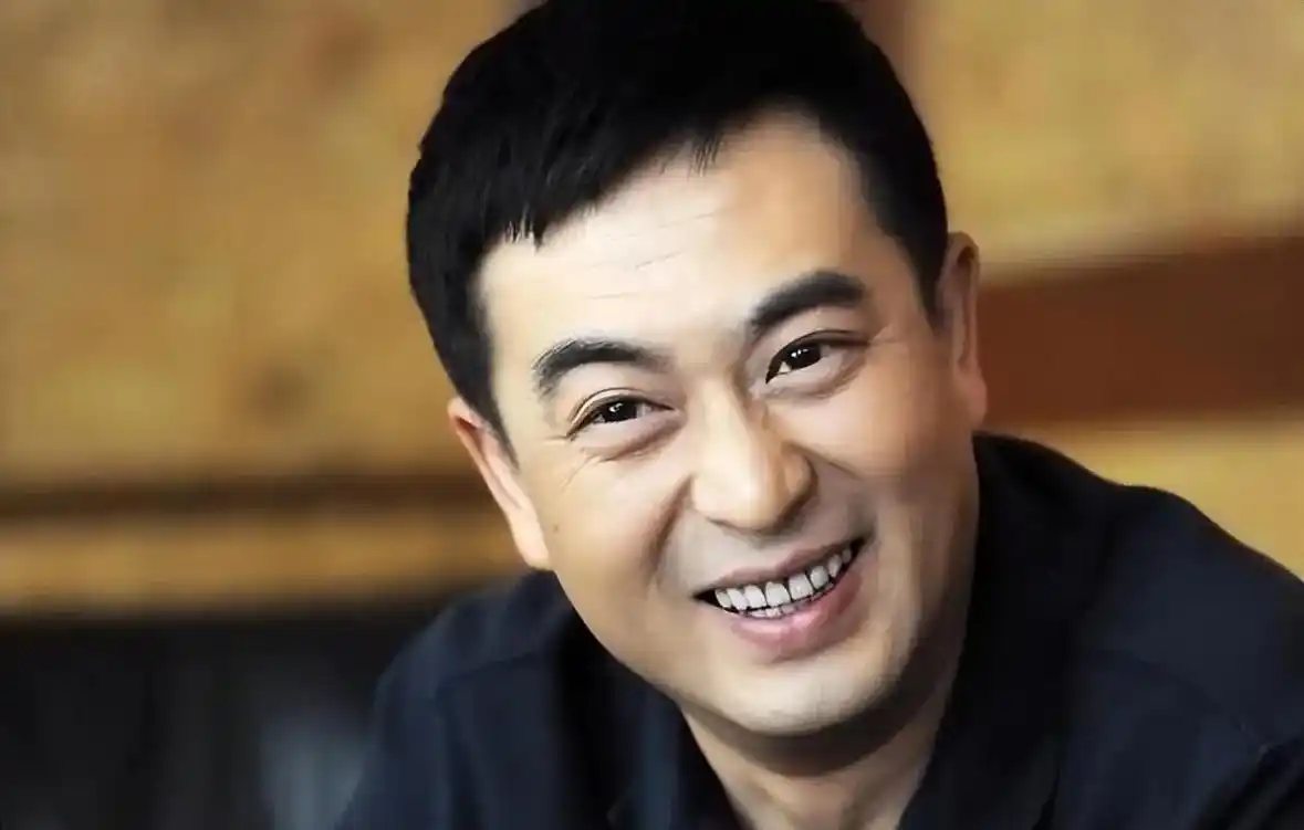 老照片(1191) 演员张嘉译的青春记忆. - 抖音