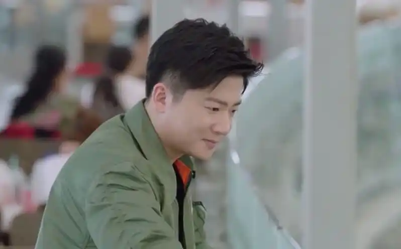 《亲爱的,热爱的》韩商言为何要签下毕东然?他不怕吴白多心吗?