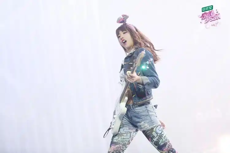 蜜蜂少女队 官方剧照