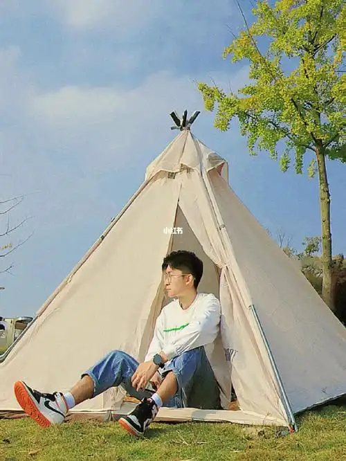 带上帐篷72和男朋友一起去晒太阳吧