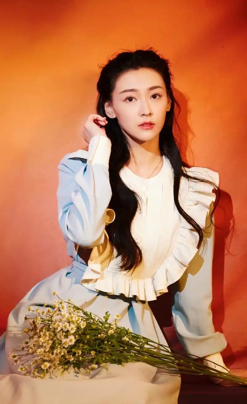 丁笑滢写真图集:如花似玉,丽质天成