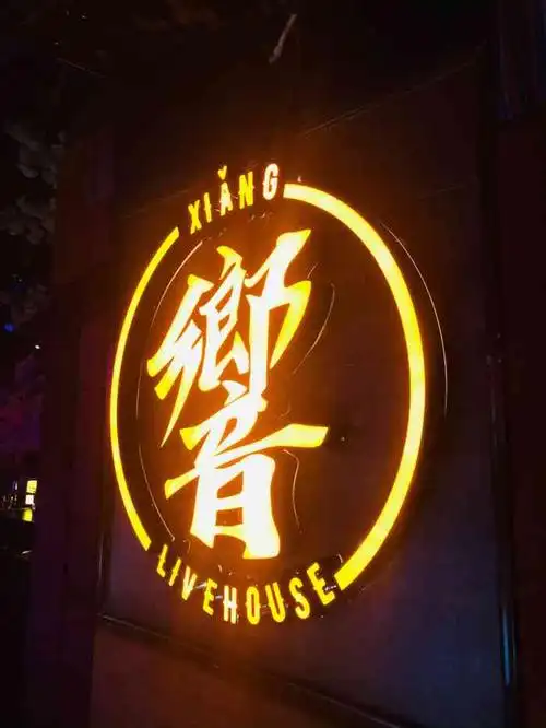 这家店提前预约满了但早点来还是都有位置果盘很大溜