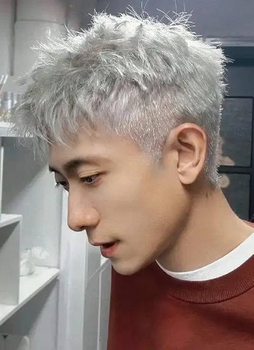 张一山超话#张一山云雀叫天录#  成为孟金福前的发型get  祝拍摄顺利!