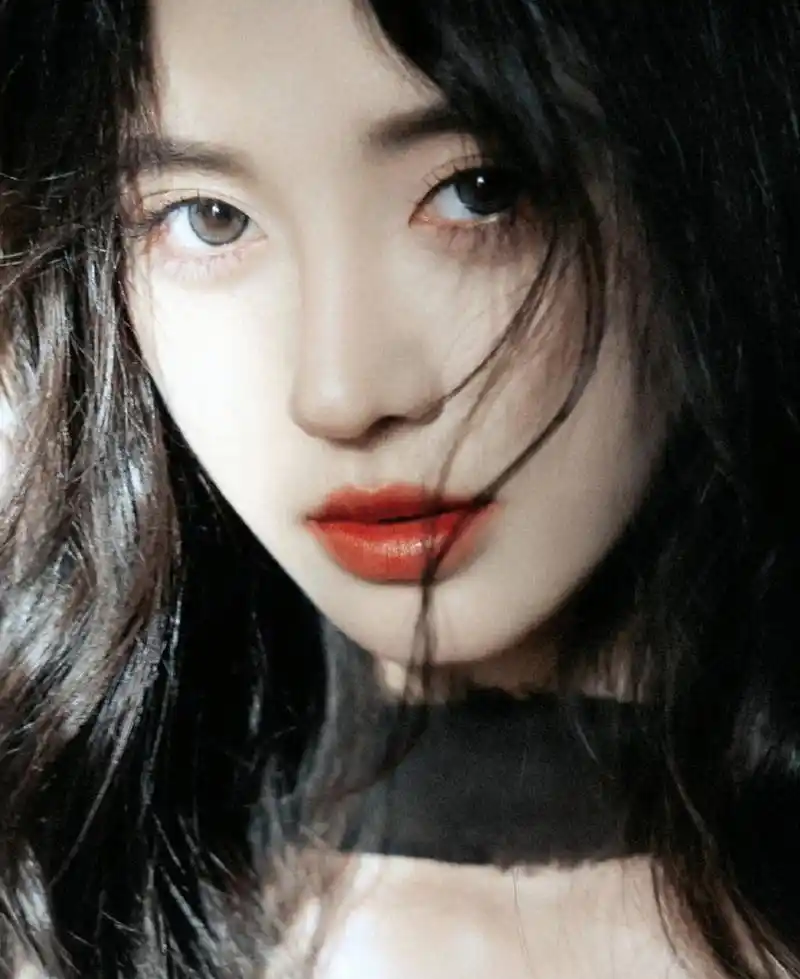 模仿鞠婧祎妆容 鞠婧祎的美学确实名副其实,美得令人无法抗拒.