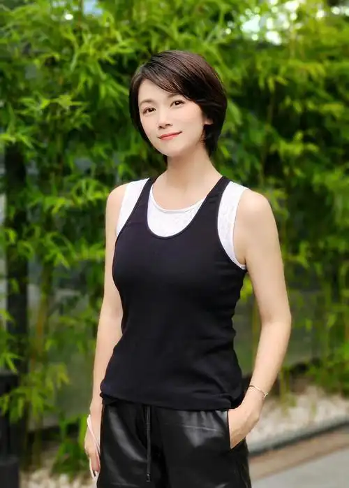 端庄大方的曹曦文,楚楚动人,魅力无限的写真照!_高清图集_新浪网