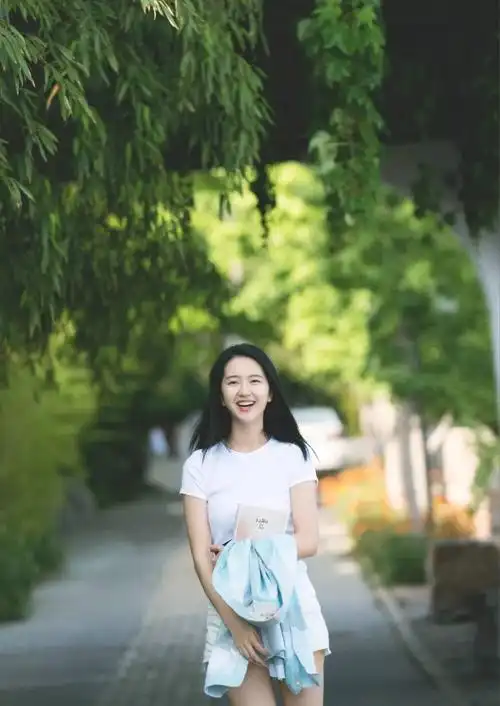 白月光许龄月才是无主之城里的最强吃鸡玩家啊