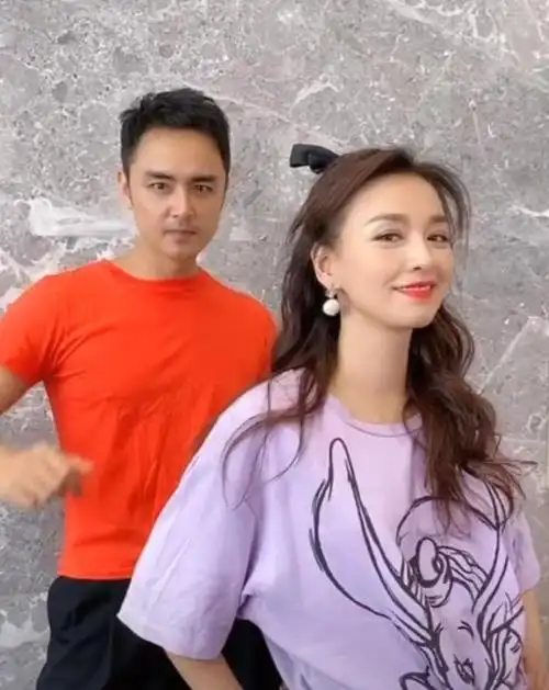 而明道作为曾经的霸道总裁本总,在张庭的众多代理商面前,那可是很受