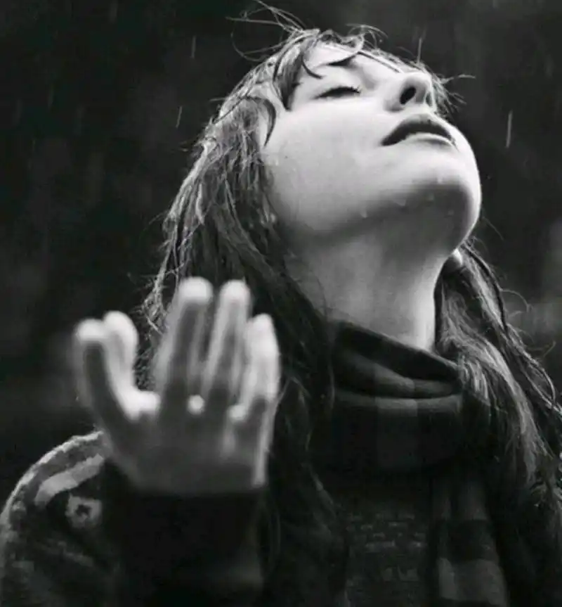 淋雨也是享受时光