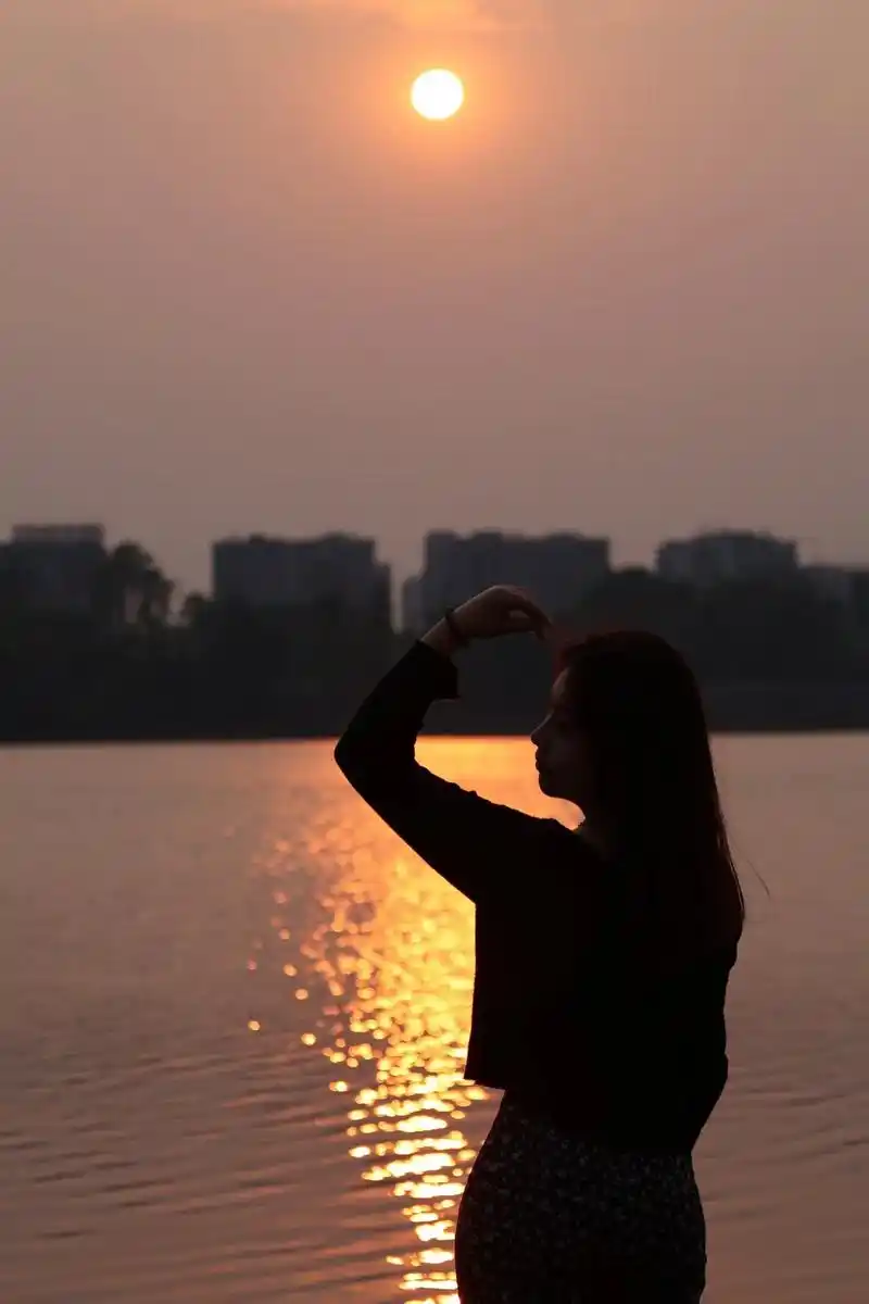 明天比今天更自由🖤.#拥抱落日后的背影 #约拍约拍 小哥哥 - 抖音