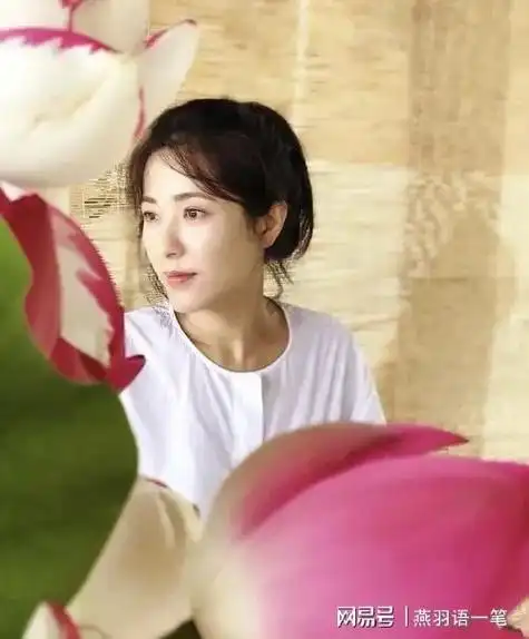 上大学那会儿我特别自卑因为曾黎实在太漂亮了