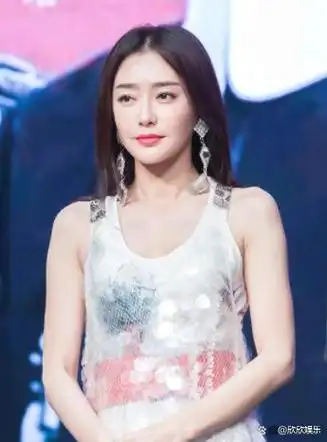 秦岚:与黄晓明同居5年被"辜负",散尽家财,如今仍相信爱情