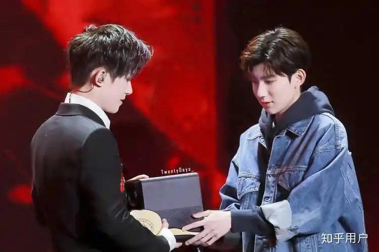 如何看待tfboys中王源和易烊千玺的感情? - 知乎