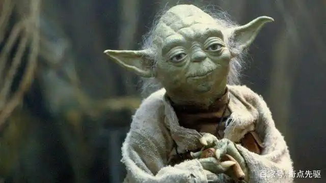 非洲发现新人种,绿色皮肤的原始人,血液的颜色也是绿色