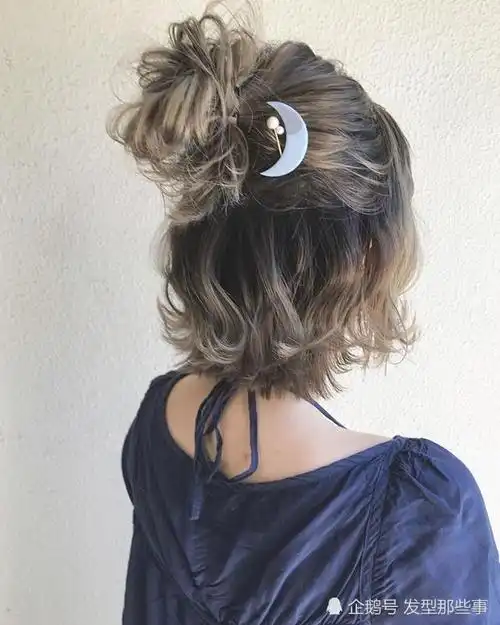 烫完发型这样扎,美到无法呼吸