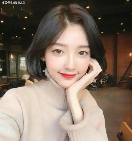 30岁女士剪短发后,老公说老了5岁,哪种短发时尚减龄又好打理?_发型