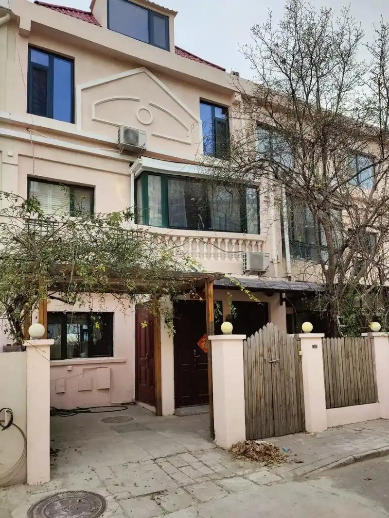 嘉林花园联排别墅93 层数:三层 面积:230㎡ 朝向:南北 - 抖音