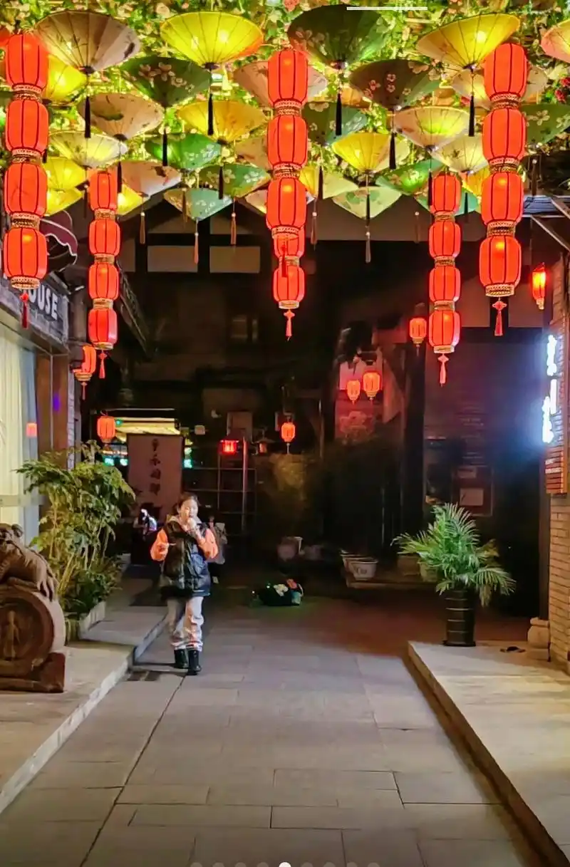 烟火照人间,举杯庆团圆,愿你我平安喜乐,万事胜意!-切顺遂! - 抖音