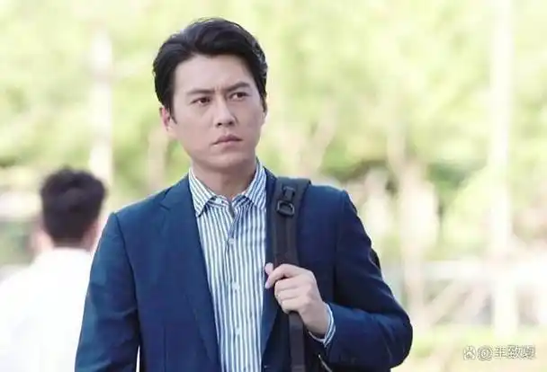 作为一位内地男演员,靳东的名字已经成为了品质与实力的代名词.