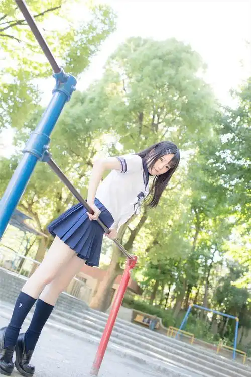 清纯的校服妹妹你喜欢不