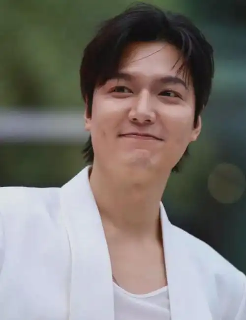 韩国知名男星李敏镐近况曝光,怎么肿成这样了|模特|林瑞阳|女明星