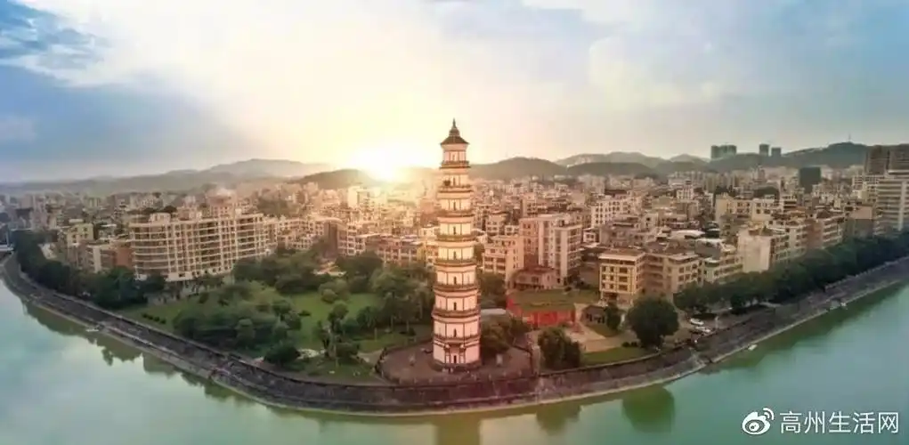 高州宝光塔上新最高级别头衔你知道它的历史来由吗