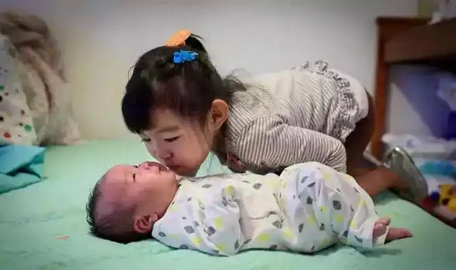 写给二胎妹妹的满月祝福:你是我的姐妹,你是我的baby!