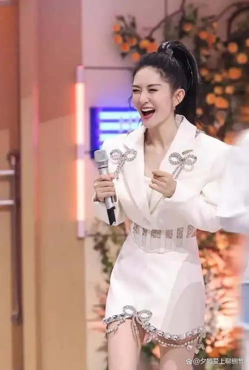 "乘风破浪"收官了,谢娜粉丝1.28亿,有人喜欢也有人骂她